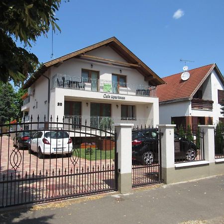 Csilla Apartman Hajdúszoboszló Exterior foto